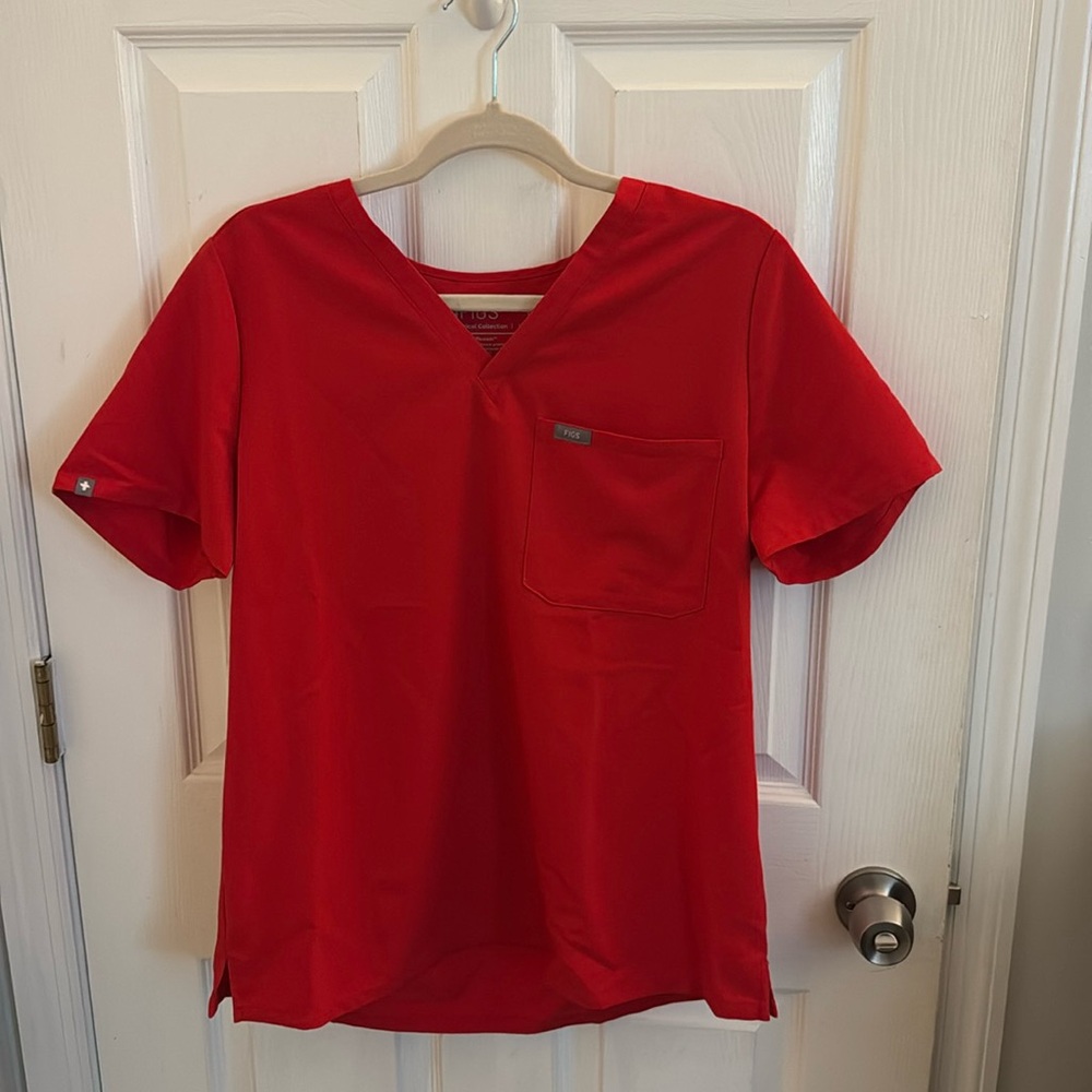 figs catarina one pocket scrub top